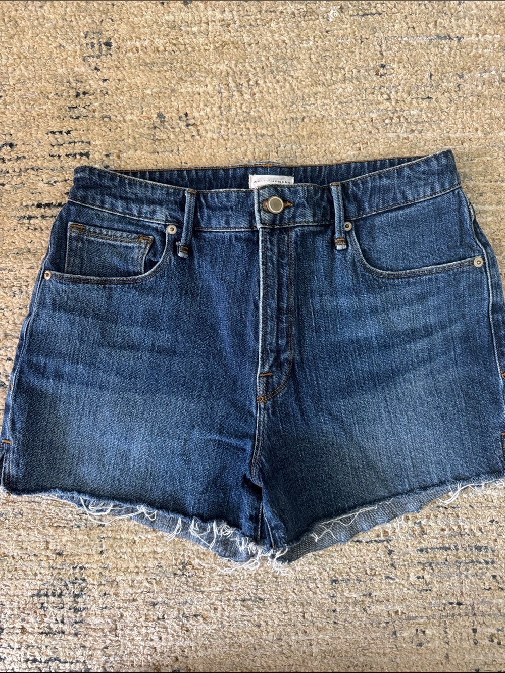 Good American High-Rise Women’s Medium Blue Denim Shorts size 30 (10)